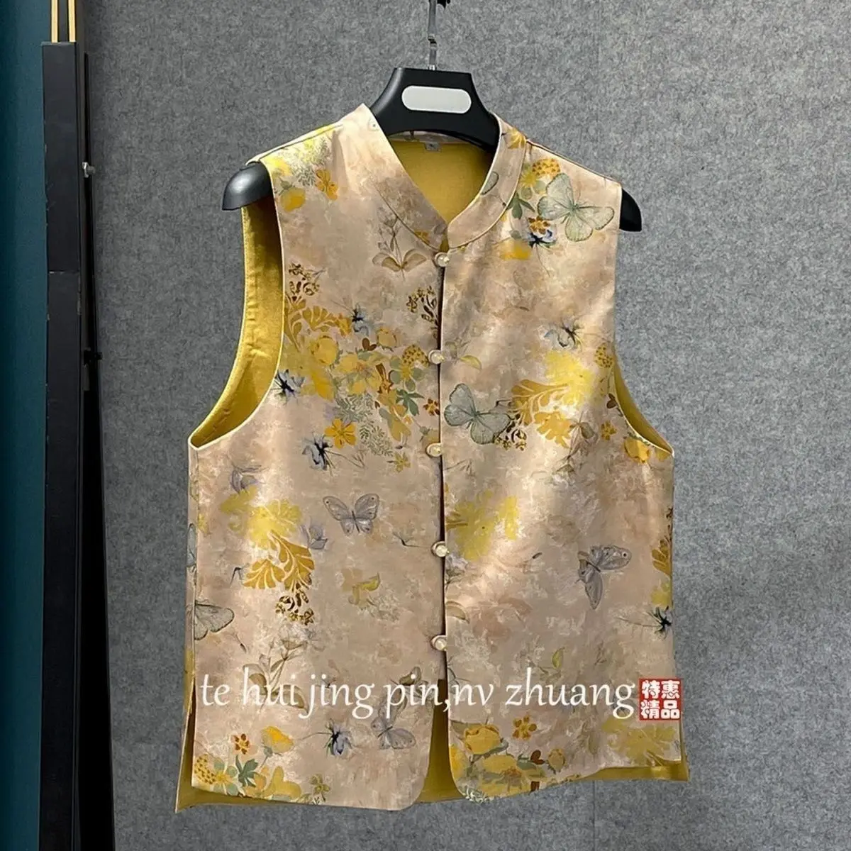 

Luxury Design Jacquard Waistcoat Women's Sleeveless Top Single-breasted Vintage Waistcoat Outerwear Stand-up Collar Coats