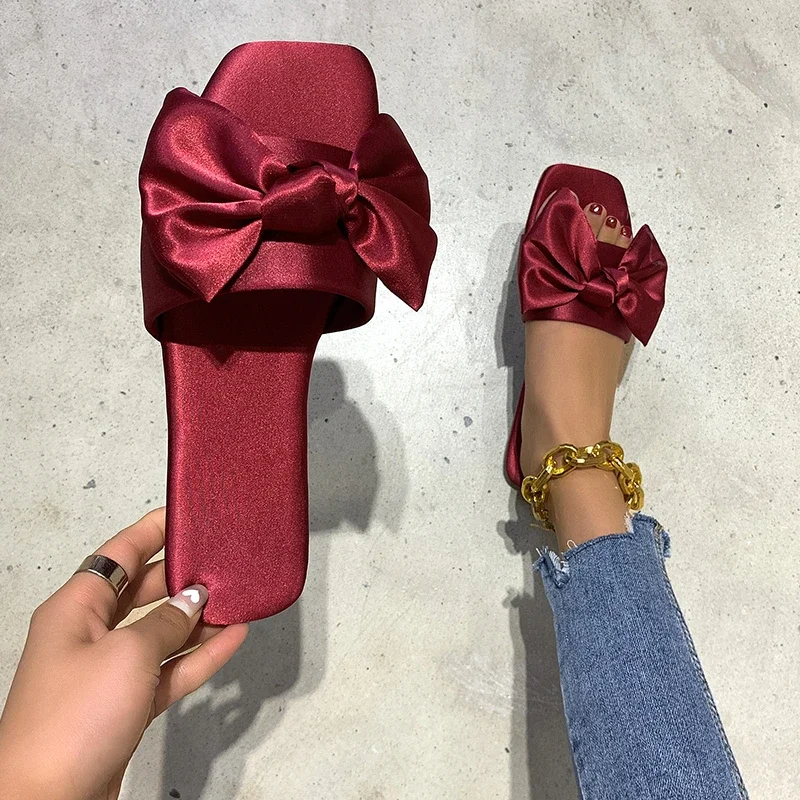 2024 New Red Wedding Slippers Ladies Sandals Summer Shoes Ladies Satin Soft Sole Bridesmaid Slippers Solid Color Women Sandals