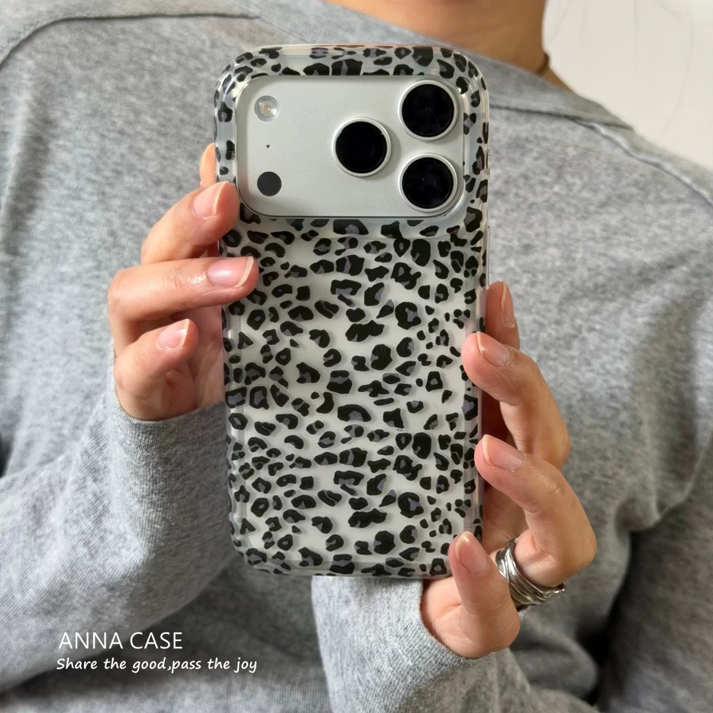 Korea Black And Pink Leopard Print Frosted Phone Case For iPhone 18 17 16 15 14 13 12 11 Pro MAX MINI XR XS Plus 17air 16e Cover