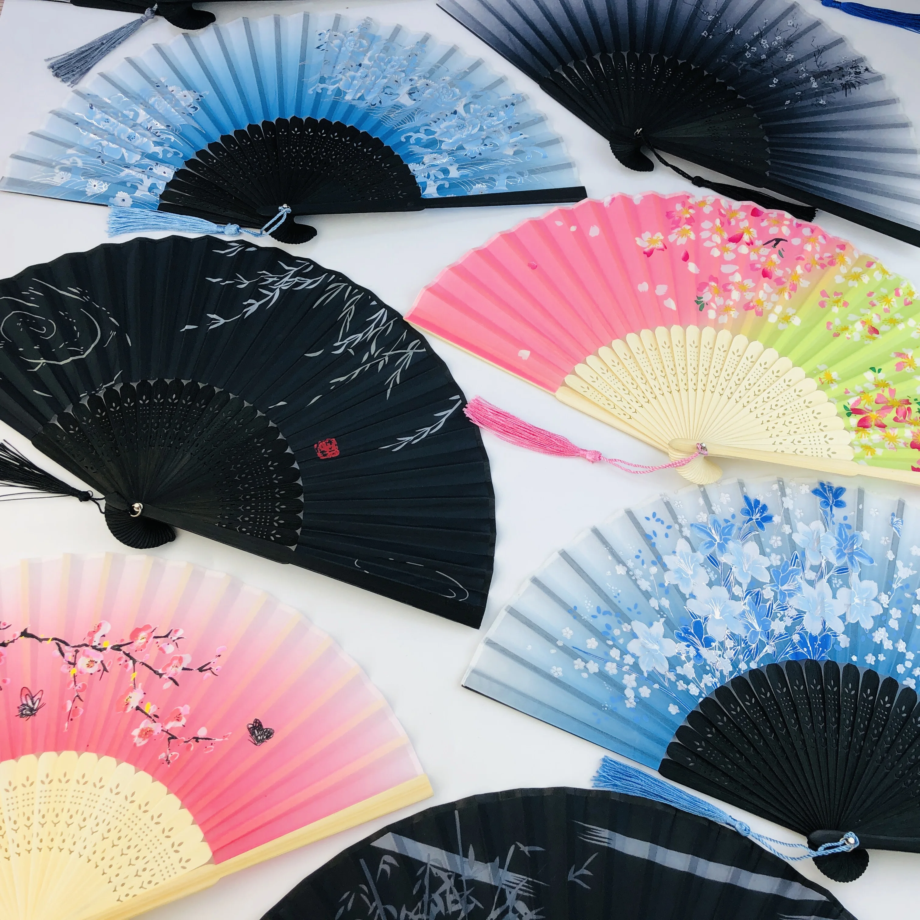 Chinese Japanese Folding Fan Wooden Shank Classical Dance Fan Tassel Elegent Female Fan Party Art Craft Gift Home Decoration