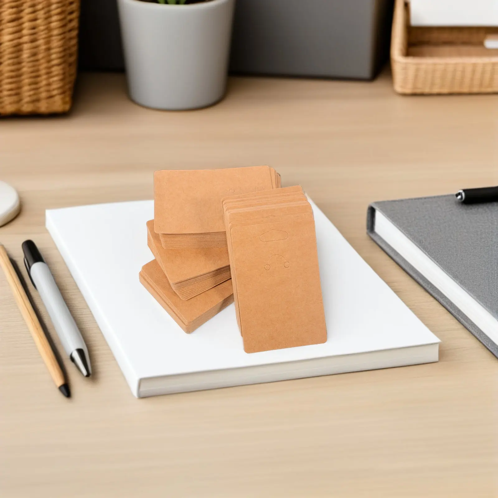100Pcs Brown Kraft Paper Keychain Display Cards Minimalist Keyring Holder Cards Lightweight Protective Jewelry Packaging view 4
