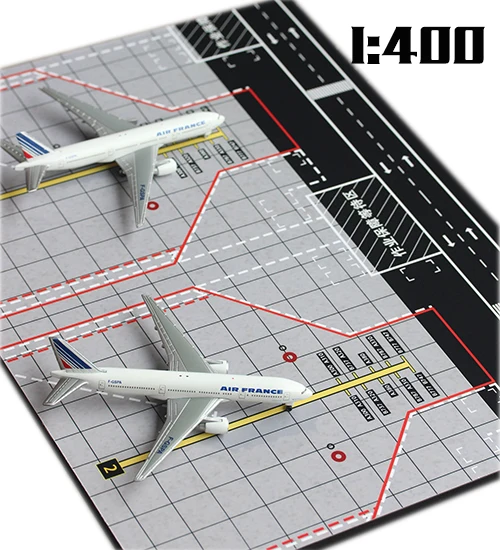 1:400 Outland Models City Aerodrome Tarmac Model Wood Scene Display Model Gift