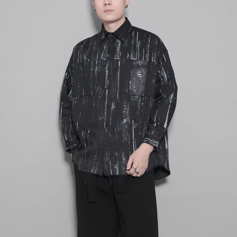 

Мужская модная рубашка с уникальным дизайном, чернильная кисть с принтом, художественная бахрома, подол, графический карман, черная свободная повседневная модная рубашка с длинным рукавом