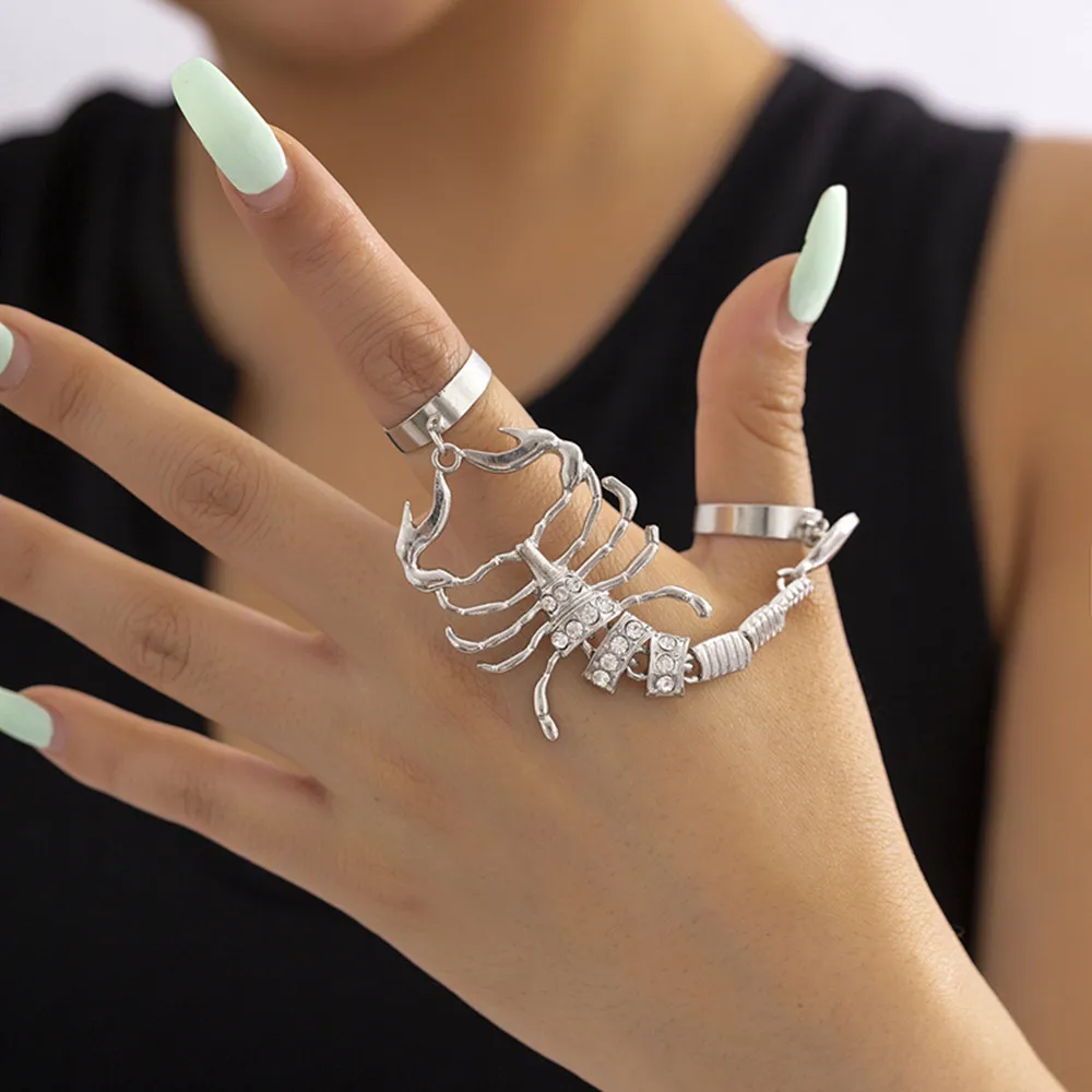 3D Punk Alloy Gold Silver Rhinestone Scorpion Animal Big Open Ring Hand Jewelry for Women Metal Adjustable Two Piece Finger Ring