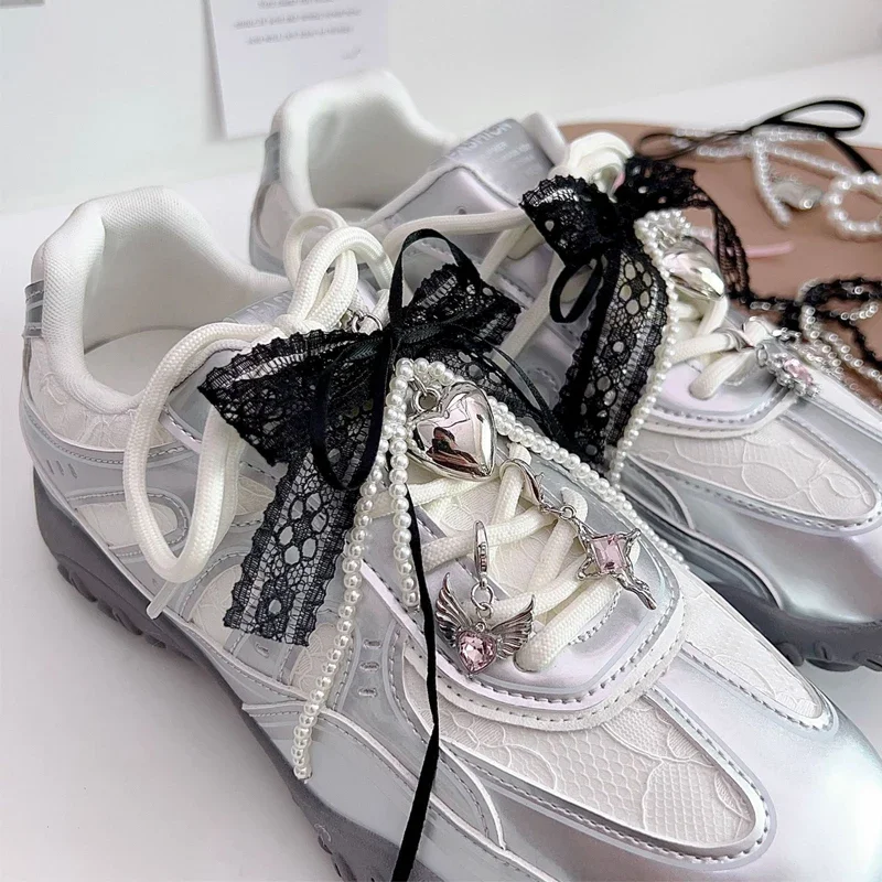 

New 1 Pcs Pendant Love Shoes Chain Buckle Sneakers Decorative Luxury Lace Pearl Bow Shoelaces Charms DIYShoe Charm Accessories