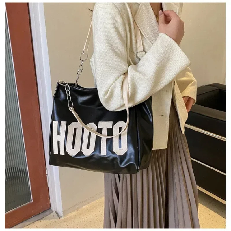 

Large capacity tote bag Korean version new simple letter chain shoulder bag retro commuting women's shopping bag