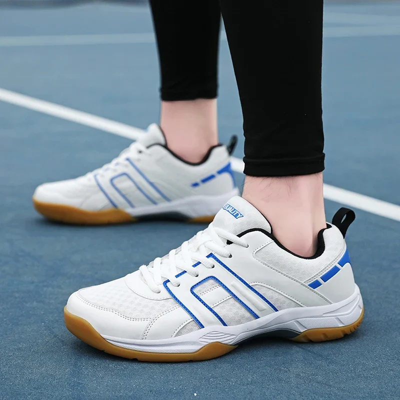 

2024 New Men's and Women's Badminton Shoes Outdoor Comfortable Tennis Shoes Men's Indoor Court Badminton Training Shoes