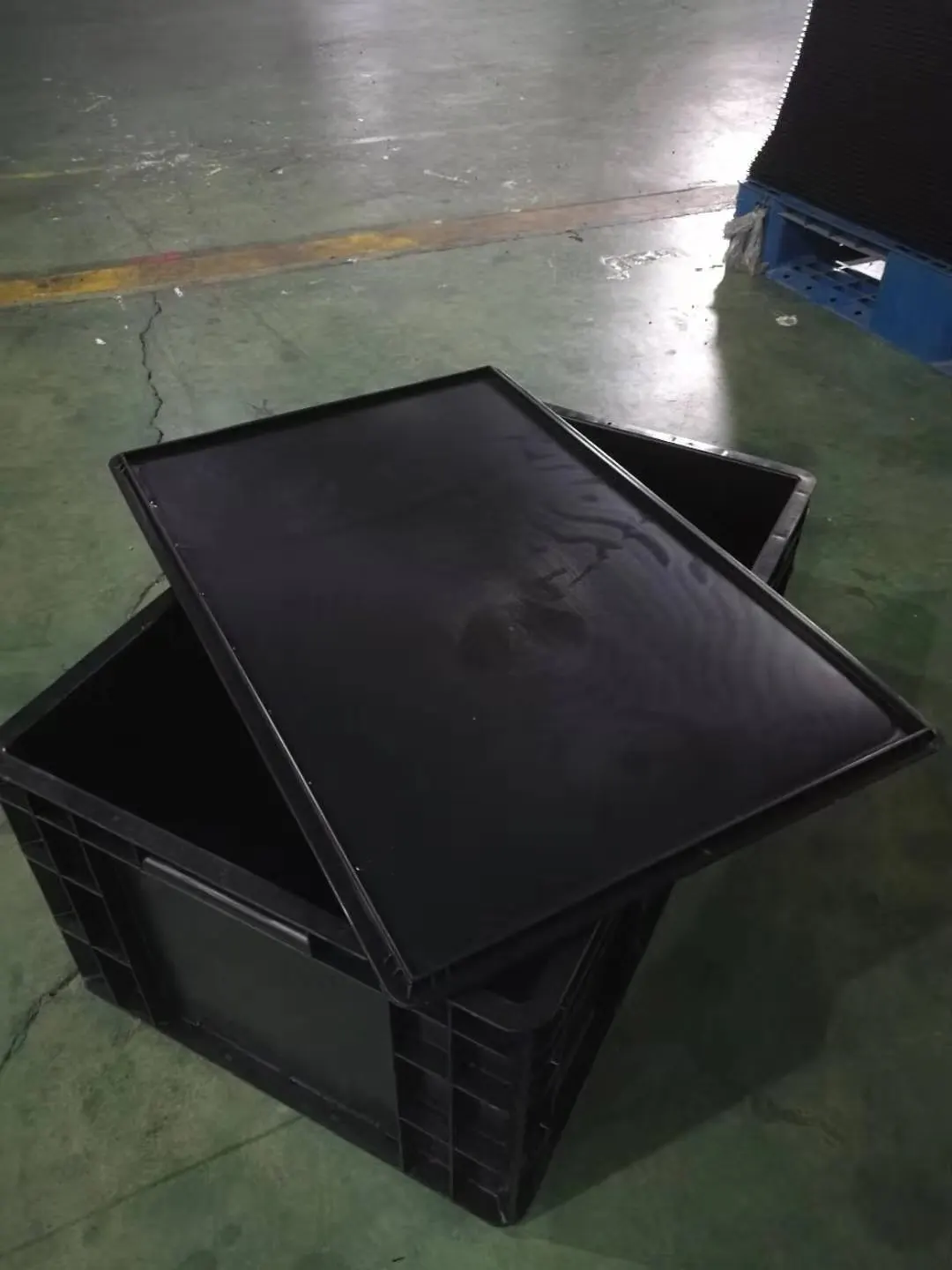 Nuevo Caja de plástico conductora ESD antiestática estándar europea, almacenamiento disipador estático con tapa