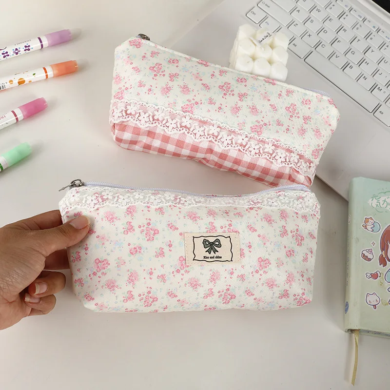 

Cosmetics Bag High Quality Lace Floral Design Pen Bag Large Capacity Multifunctional Stationery Bag Pencil Case Students