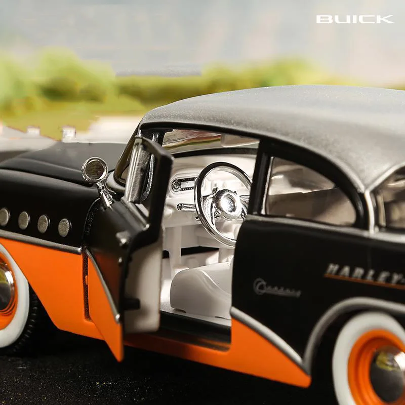 Maisto 1:26 1955 Buick Century Alloy Car Model Simulation Diecast Metal Vintage Vehicles Car Model Collection Children Toy Gifts