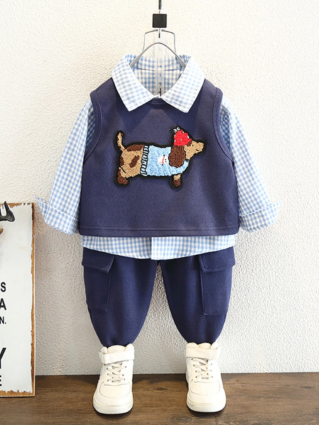 

Весенний модный комплект из трех предметов для мальчиков: хлопковая футболка с длинным рукавом, жилет и брюки для детей 2-6 лет, удобный повседневный спортивный костюм.