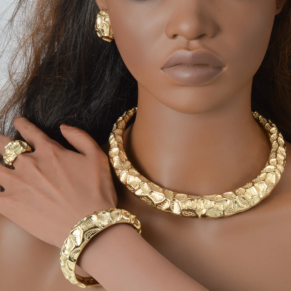Female Three Tone Pebble Grain Jewelry Set 4Pcs Necklace Bangle Ring Earrings Classic Decor For Formal Date Daily Outfit Gift