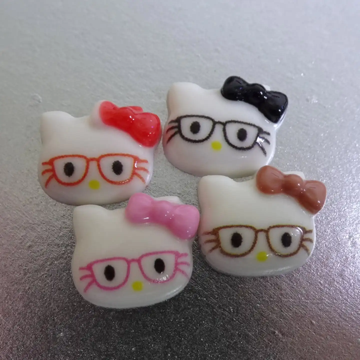 50 шт. очки в виде Hello Kitty 3D подвески для дизайна ногтей Kawaii мультфильм Hello Kitty подвеска из смолы Y2k украшения для маникюра аксессуары