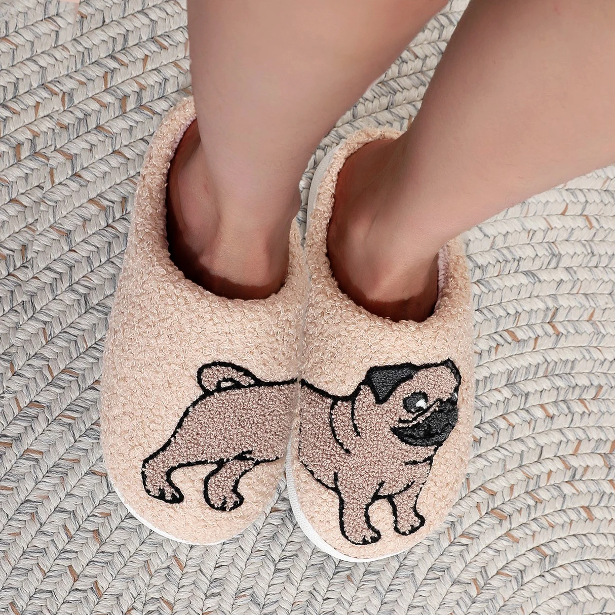 Pet Pattern Pug Pug Embroidery stuffed Home Platform Cozy Furry Cotton Slippers Cute Warm Non-slip Indoor Slippers Pet Mom Gift Men Women Can Wear