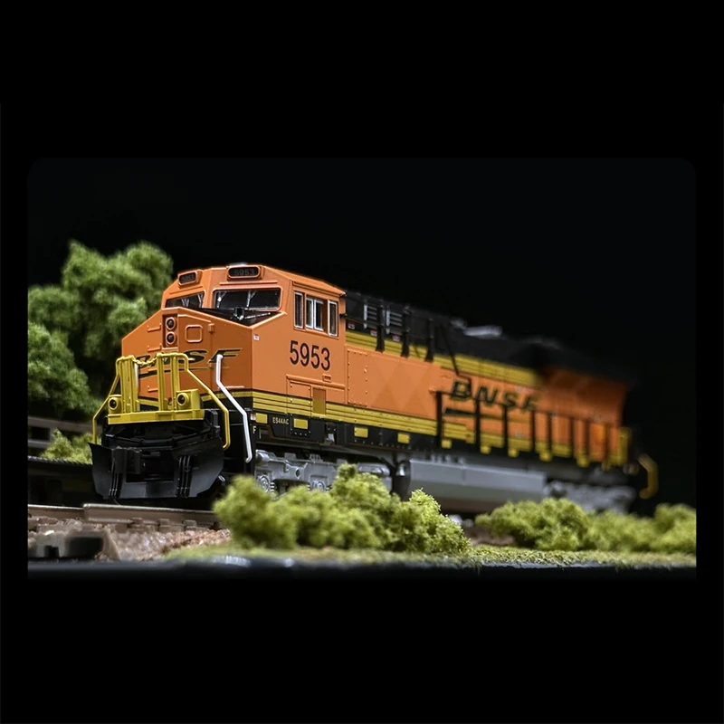 KATO 1/160 Train Model N Scale Rail Car 176-8953 US GE ES44AC Diesel Locomotive BNSF #5953 Model Toys