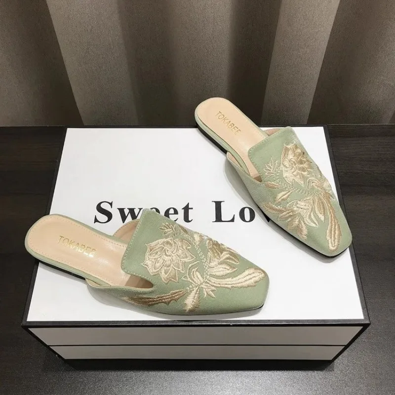 Women Baotou Slippers Summer New Fashion Chinese Embroidered Flowers Women Outerwear Retro Muller Square Toe Half Slippers