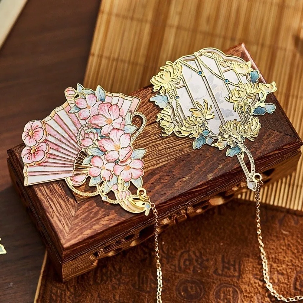 Metal Hollow Metal Bookmark Bronzing Classical Aesthetic Hollow Bookmark Creative Practical Floral Painting Floral Bookmark
