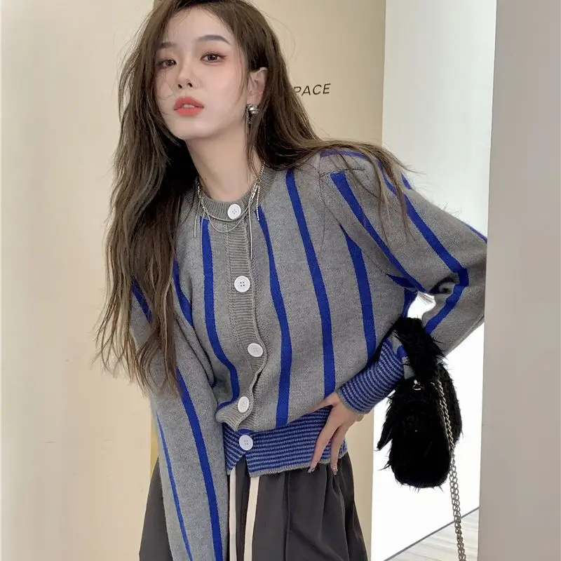 Retro Style Women's Knitted Sweater Long Sleeved Button Cardigan Sweater Stripe Patchwork Color High Quality Fashion Top Jacket