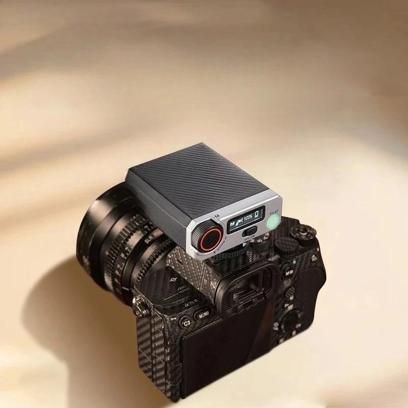 

Mini retro flash, universal hot shoe with built-in battery.