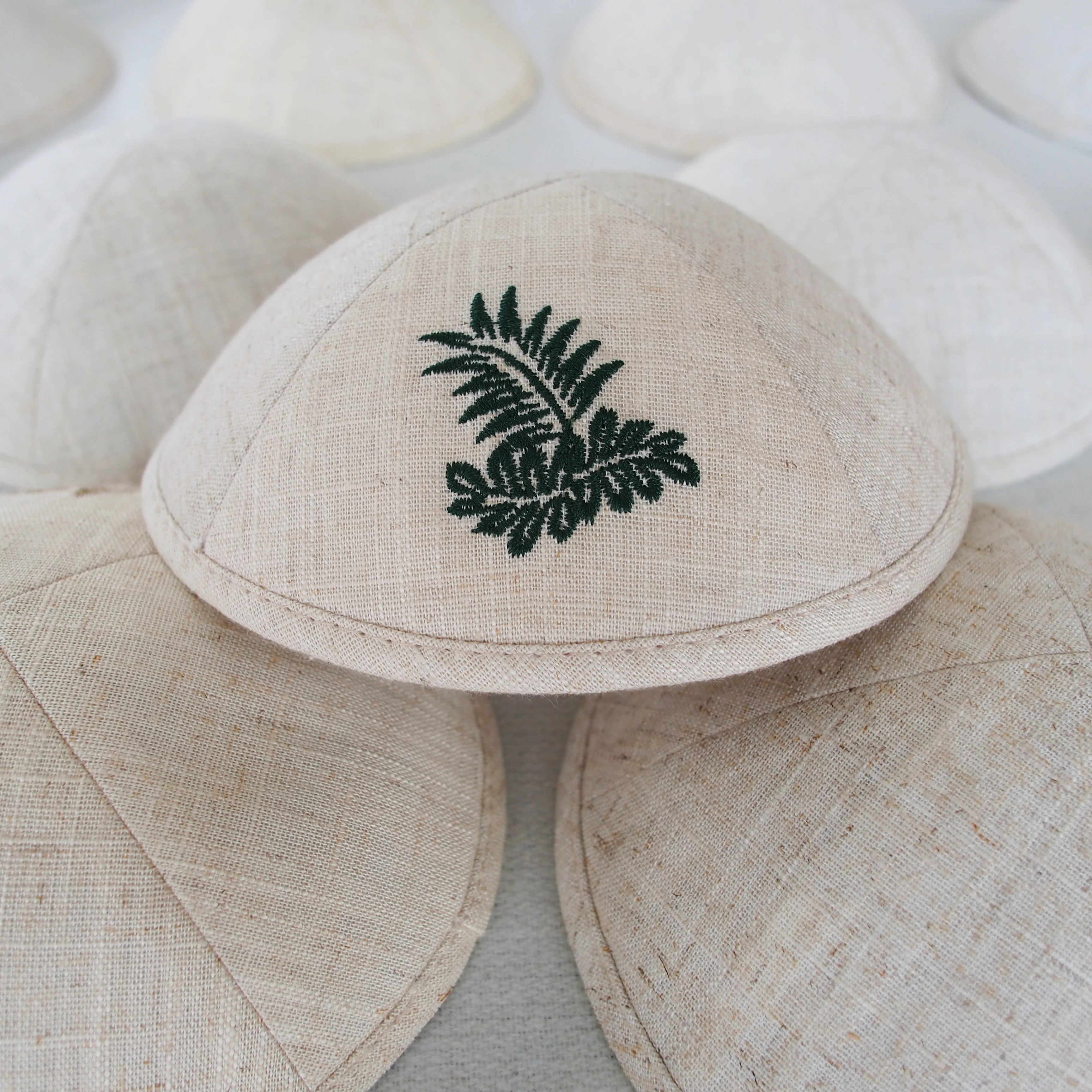 

Custom green leaf embroidered linen kippah, Jewish Ahava custom kippah for weddings and barbat mitzvahs, Jewish gifts, Yamulka
