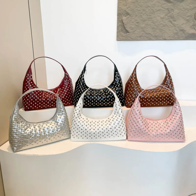 

Fashion Single Sided Willow Nail Design Underarm Shoulder Bag Women PU New European American Trendy Cool Dot Rivet Handheld Bag