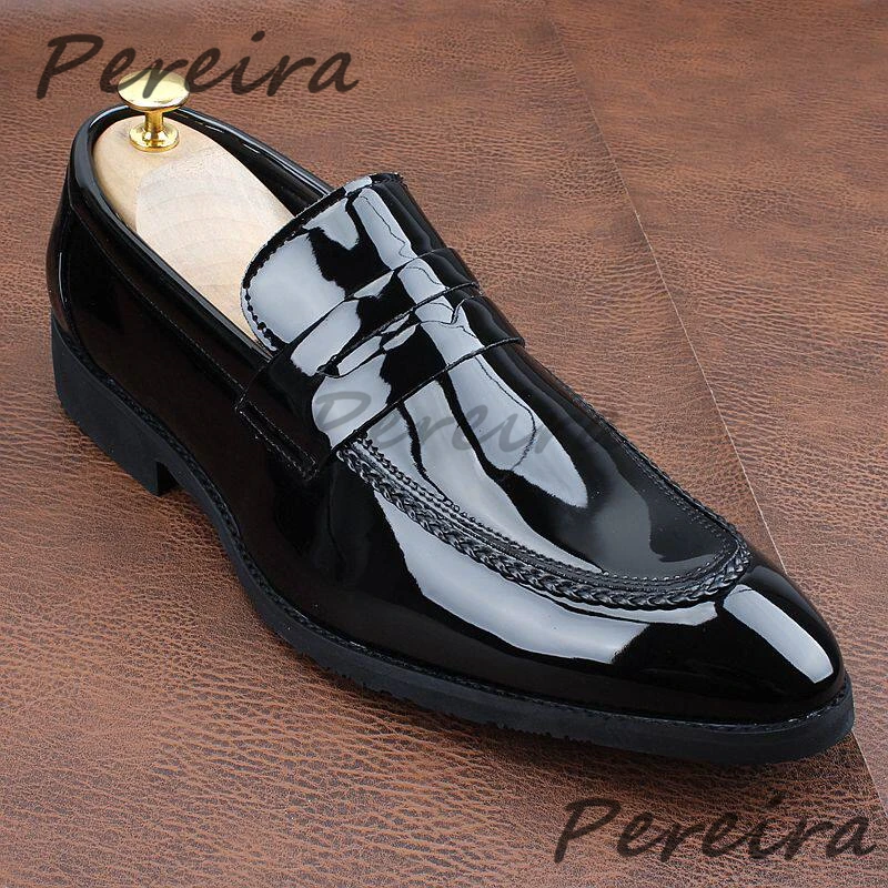 

Black White Soft Soled Casual Business Shoes for Men Pointed Toe Patent Leather Loafers Summer New Fashion Party Wedding Shoes