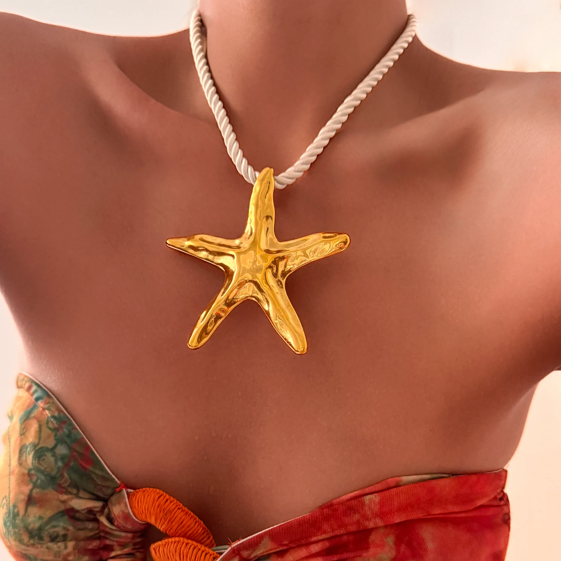 

Miranda 316L Stainless Steel Exaggerated Starfish Pendant Necklace Rust Proof Statement 18K Gold PVD Plated Jewelry Gift