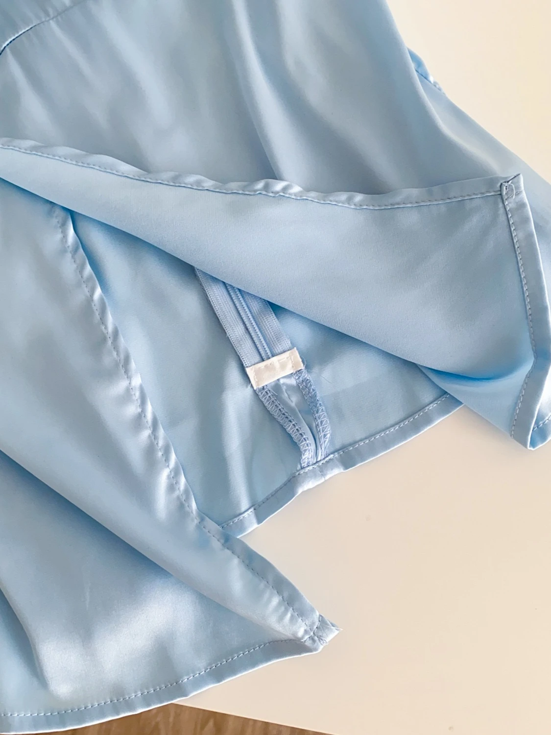 Foamlina New Hot Spicy Girls Canotta in raso Top Summer Chic Floral Trim V Neck Strap Senza maniche Spacco anteriore Cerniera posteriore Canotta