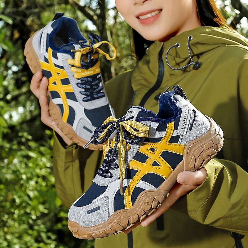 

Autumn Winter Warm Plush Women's Outdoor Sneakers Size 36-40 Comfortable Hiking Shoes Trainers Women Non-slip Trekking Sneakers