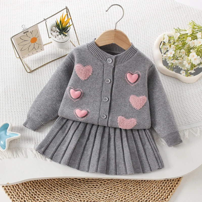 

2025 Winter New Hot Selling Towel Embroidered Peach Heart Thickened Warm Single Breasted Sweater