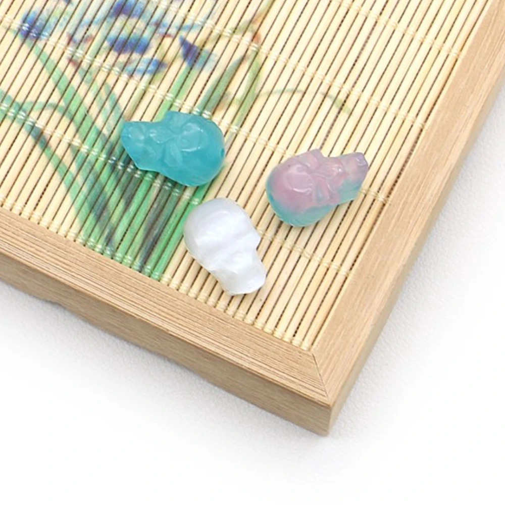 

Punk-Style Natural Semi-Precious Stone Bead Carved Skull-Shaped Cat's Eye Stone Straight-Hole Necklace Bracelet Jewelry Material