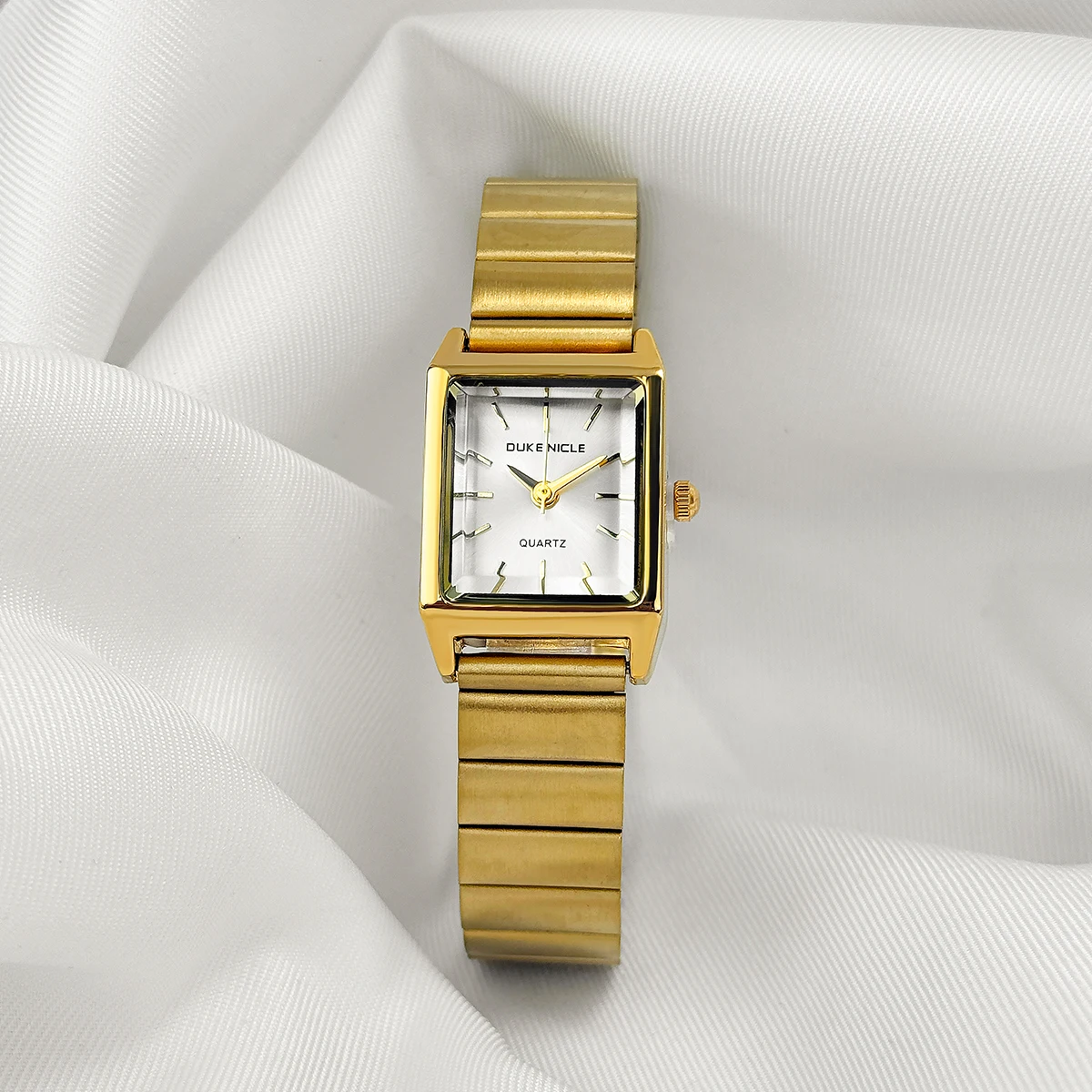 

Модные простые женские кварцевые часы с квадратным циферблатом и шкалой, роскошные золотые наручные часы с браслетом из стальной ленты для женщин.