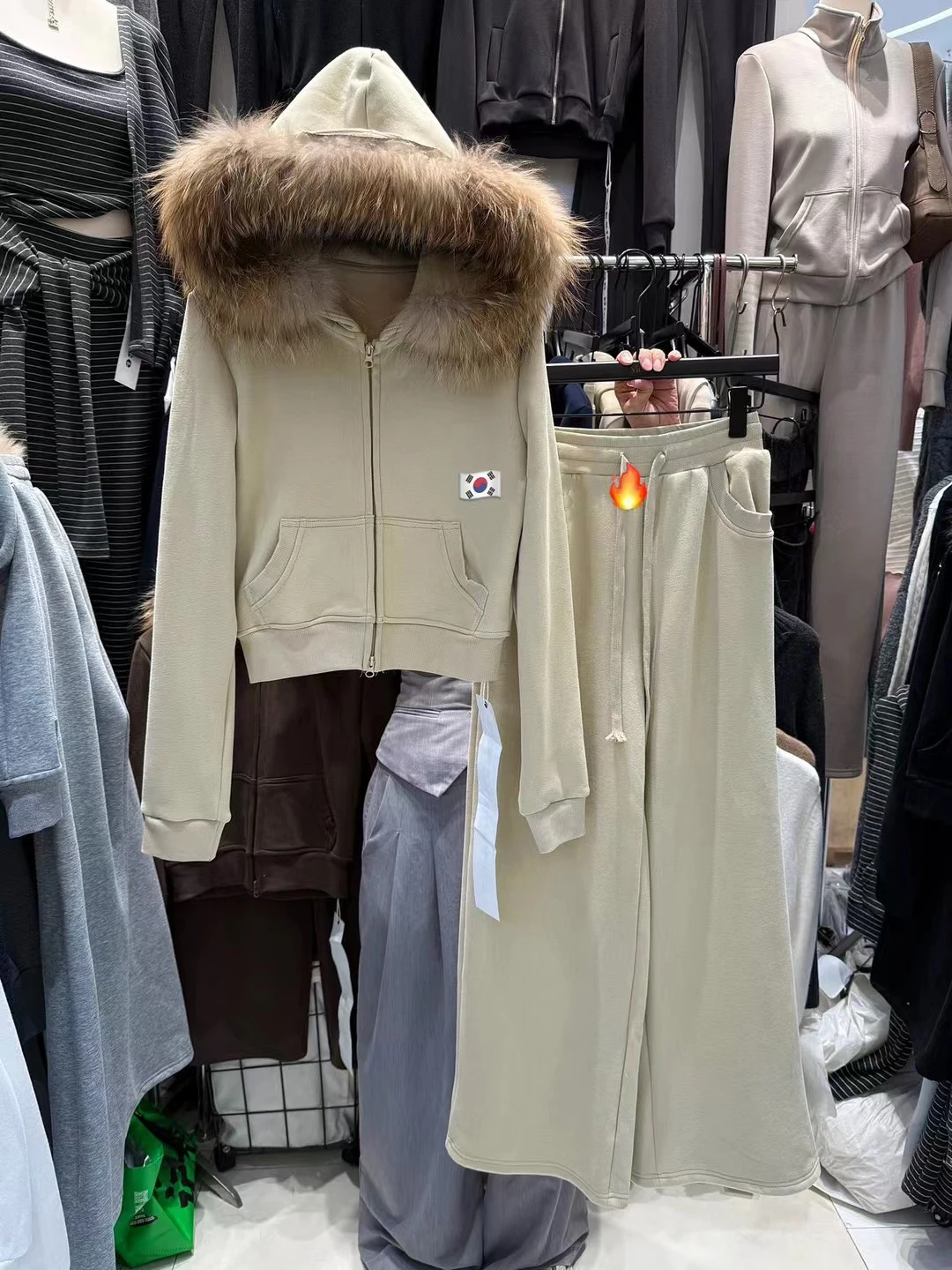 

Elegant Fleece Lined Hooded Jacket with Detachable Fur Collar And Long Pants Women's Two-Piece Set Comfortable Casual Outfit