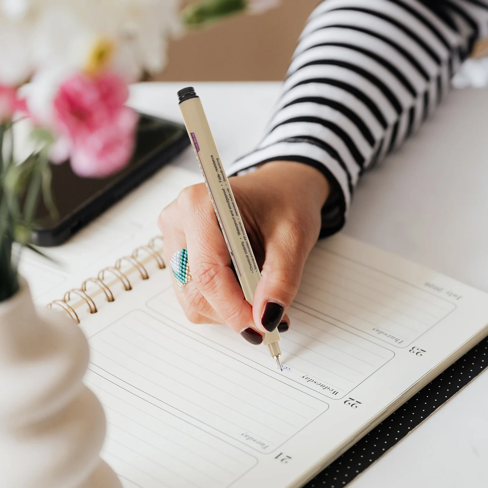 12 قطعة من أقلام الخطوط العريضة المقاومة للماء، أقلام رسم فنية رفيعة للرسم والرسم، قلم توضيحي للفنانين