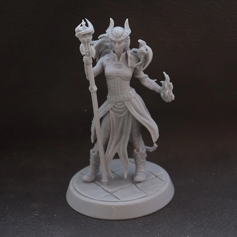 75mmm 100mm Resin Model Minotaur Woman Worrir 3D Printing Figure Unpaint No Color RW-007