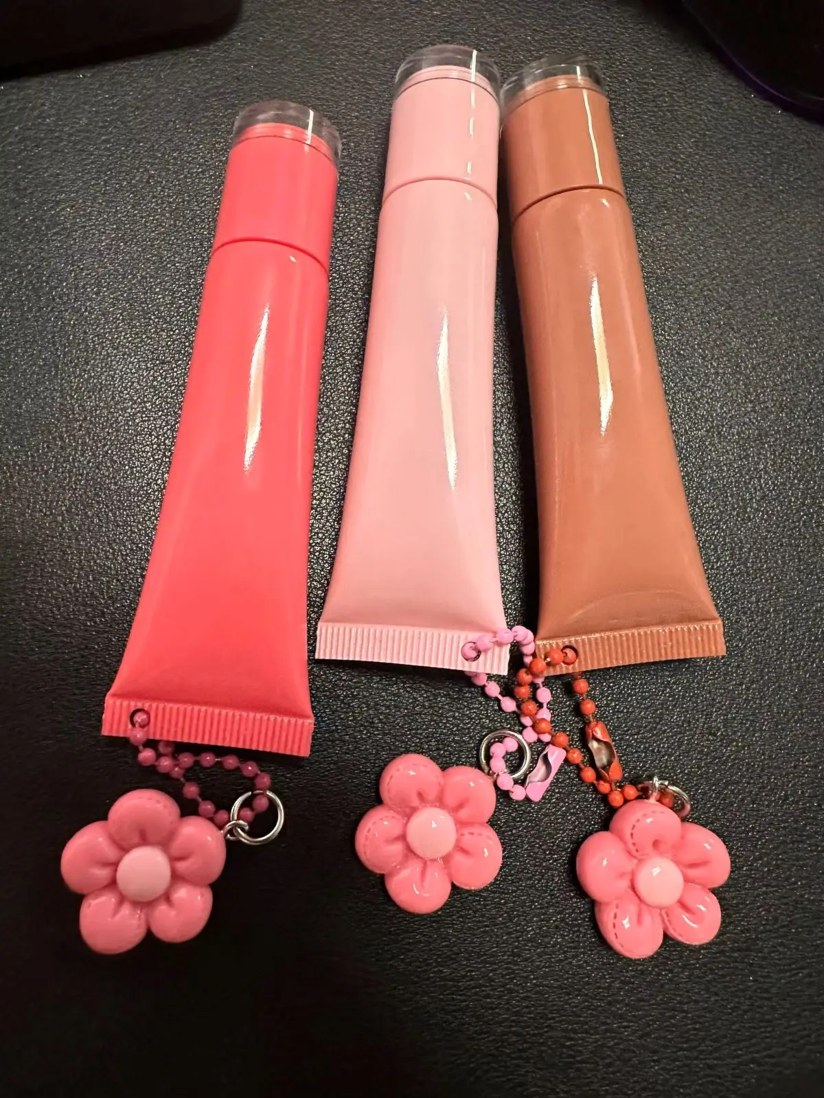 Empty Pink Lip Gloss Tube 15ml Keyhain Squeeze Tubes Soft Plastic Packaging Custom Logo Lip Oil Lipgloss Bottle Applicator 50pcs