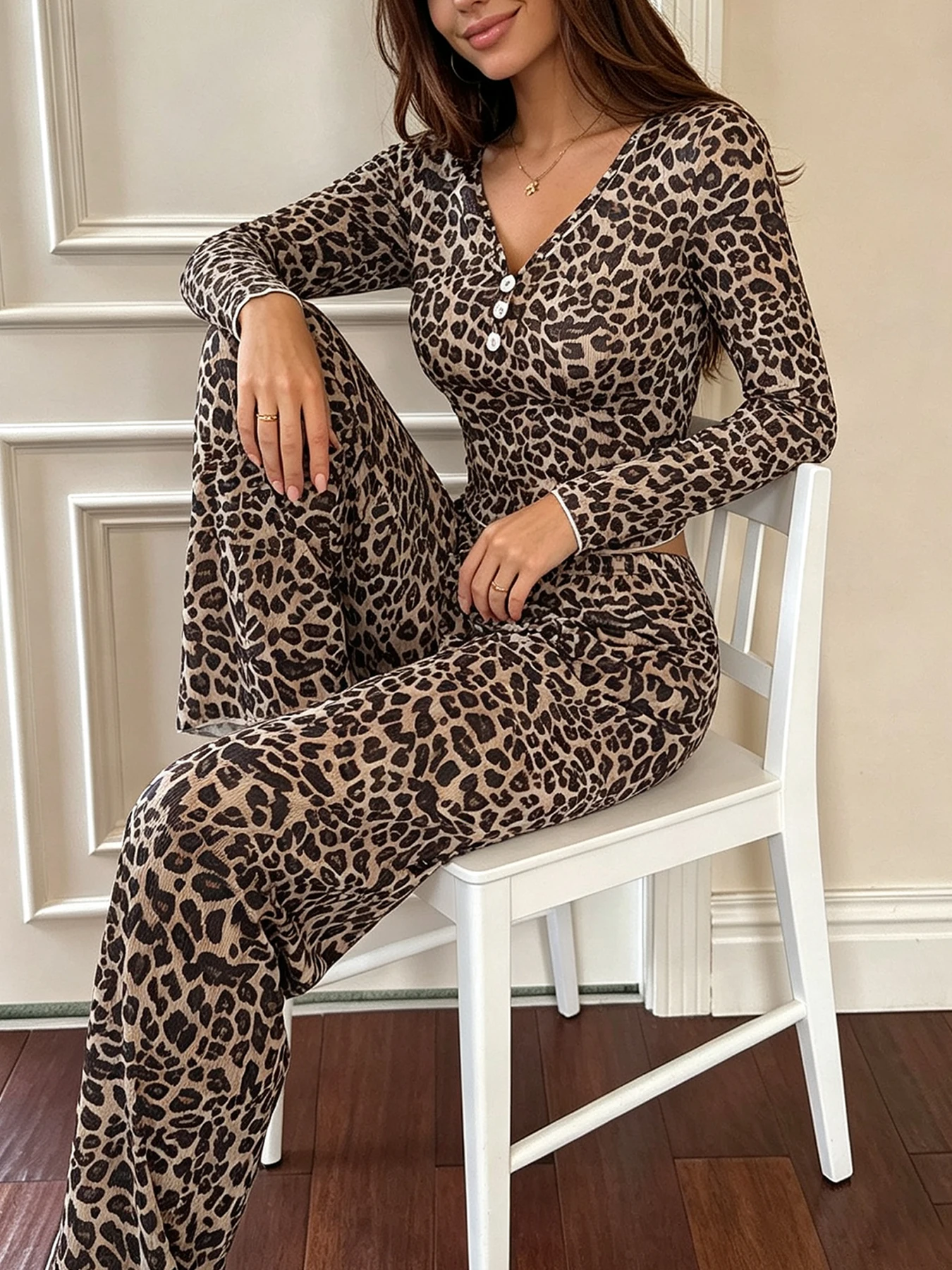 Damen Casual Leopardenmuster V-Ausschnitt Figurbetonte Langarm-Pyjama-Garnitur Pijamas Damen Nachtwäsche Schlafanzug Hauskleidung Pyjamas für Frauen
