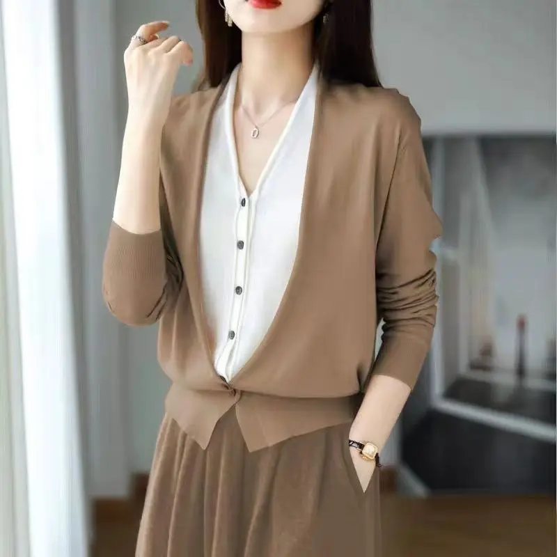 Korean Early Autumn New Fake Two Piece Short Knitted Cardigan V-Neck Top Women's Contrast Color Overlay Thin Long Sleeve Tops