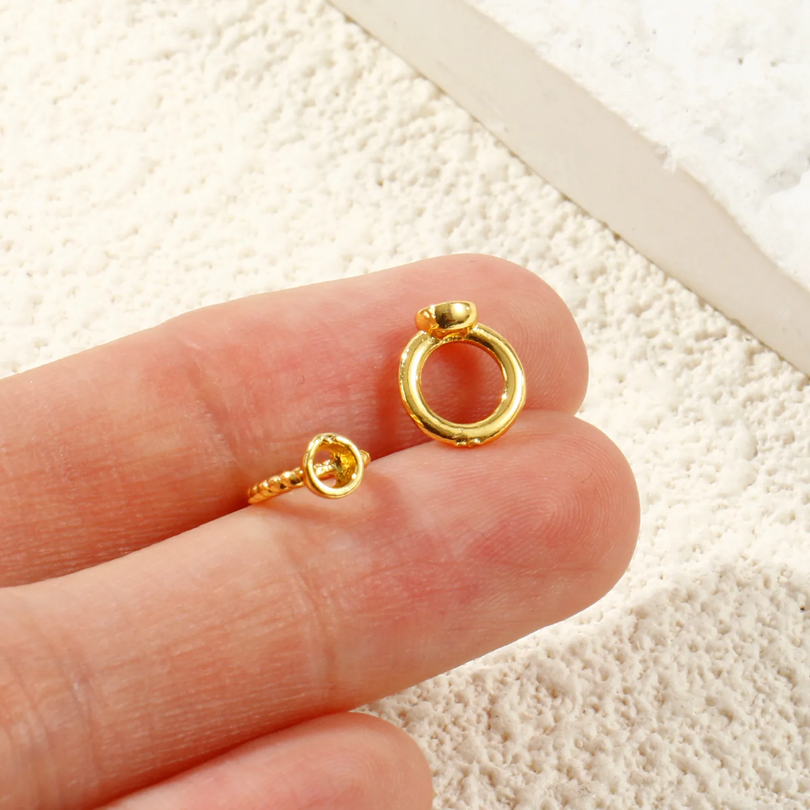 10 Stück Messing-Endkappen für Halsketten, Armbänder, Schmuckherstellung, Großhandel, mehrfarbige Doppelloch-Verbindungsringe, Endkappen, 8 mm x 7 mm – Detail 3