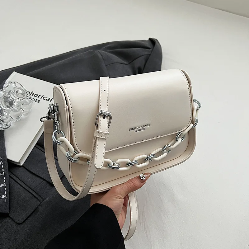 

2025 Women's Chic Korean Tote - Elegant Minimalist Chain Crossbody Purse for Effortless Spring Commuting