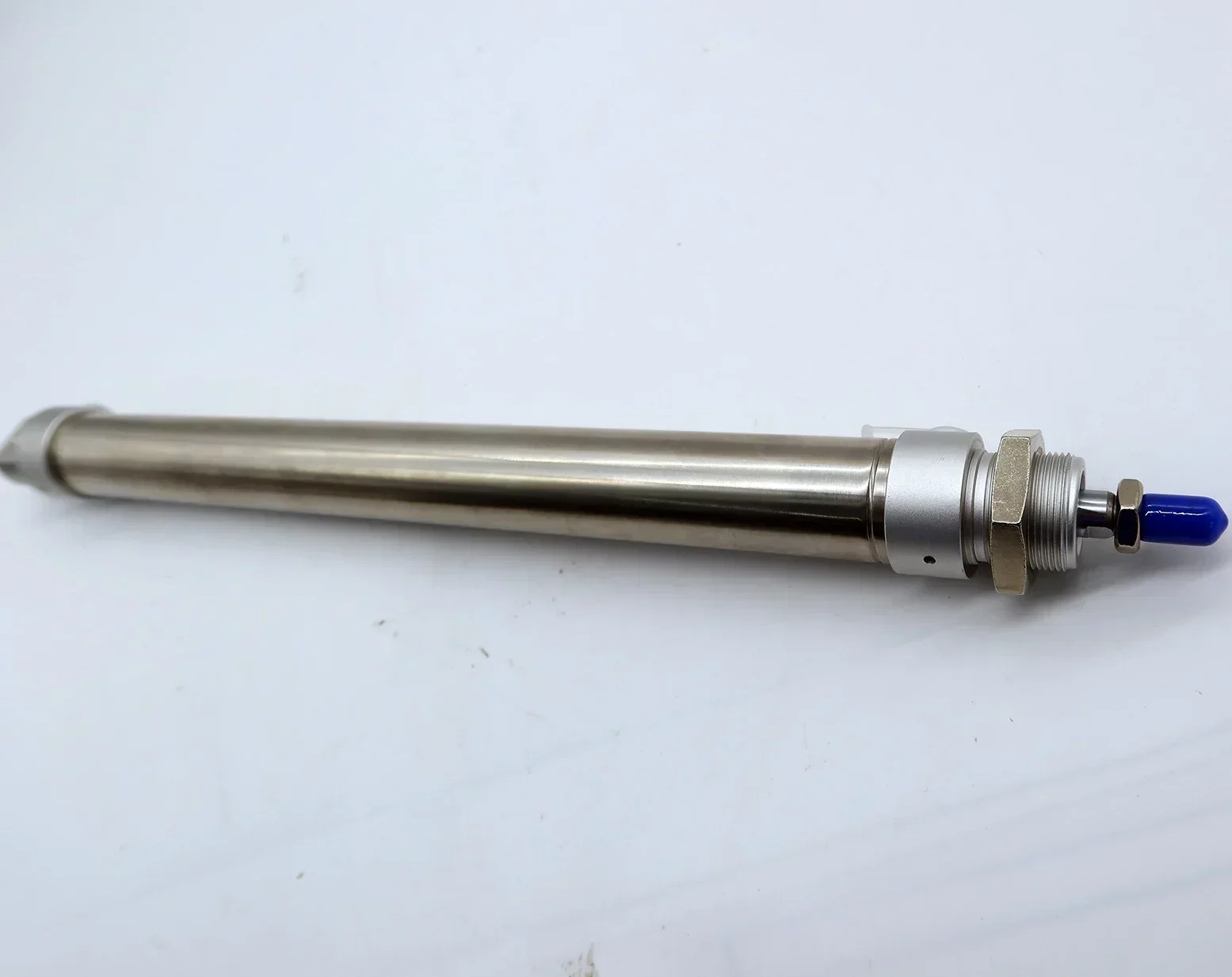 Free Shipping FESTO DSNU-32-300-PPV-A 193992 Round cylinder