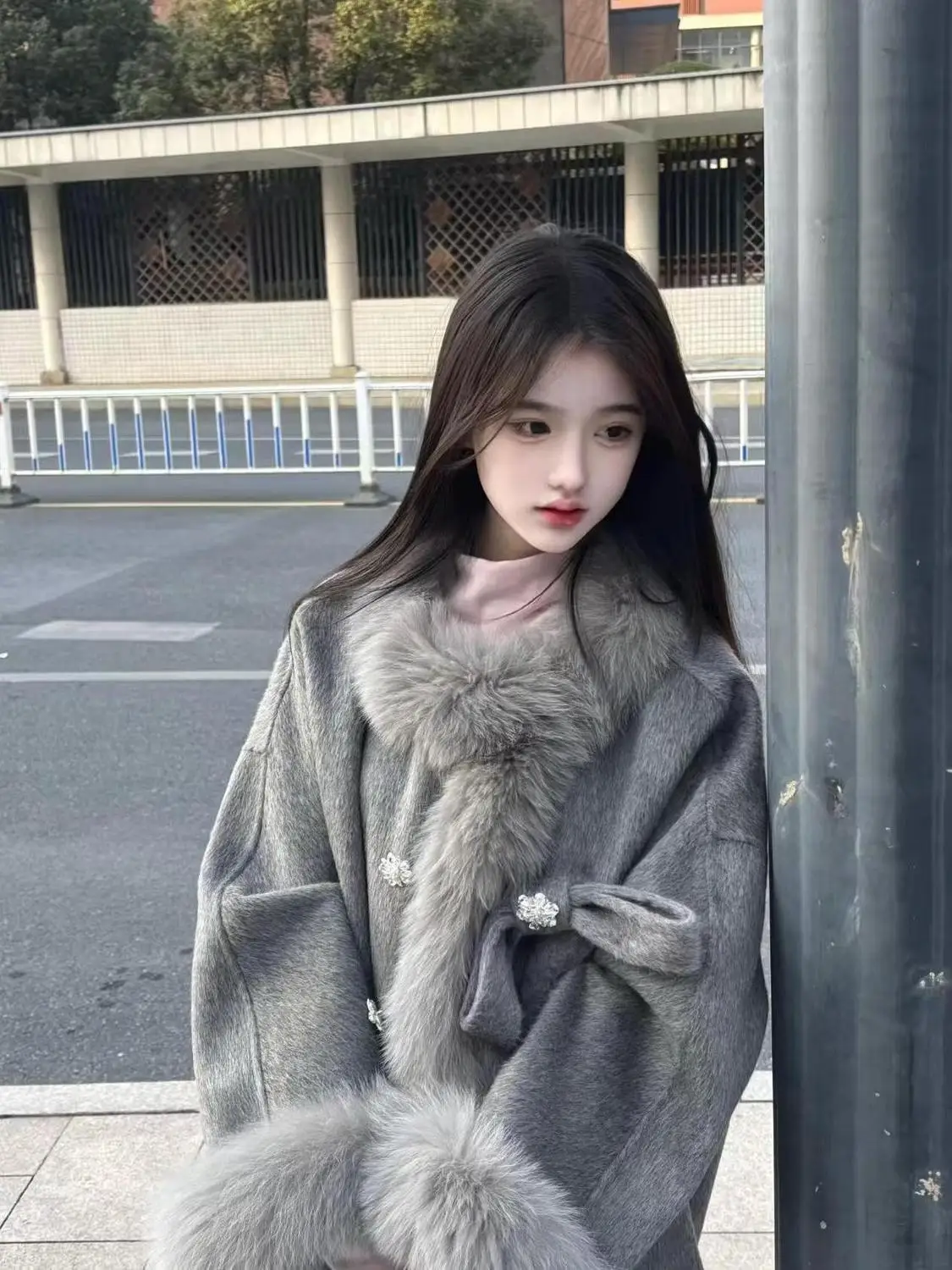 Płaszcze damskie z mieszanki wełny, płaszcz wełniany, niebieski, jesień, aksamit, podszyty polarem, wzorzysty, zapinany na zamek, stójka, rozkloszowany, na konferencję, dla dojrzałych kobiet