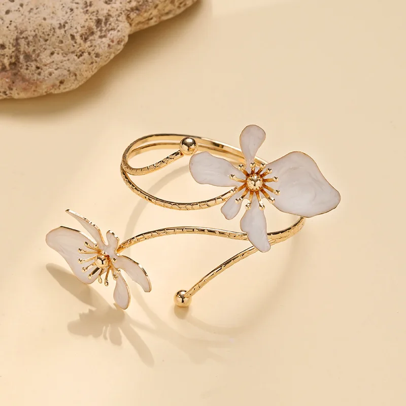 Fashion Sexy Exaggerated Open Bracelet, Metal Hollow Out Big Flower Bangle for Women Daily Beach Party Vacation Jewelry Gifts