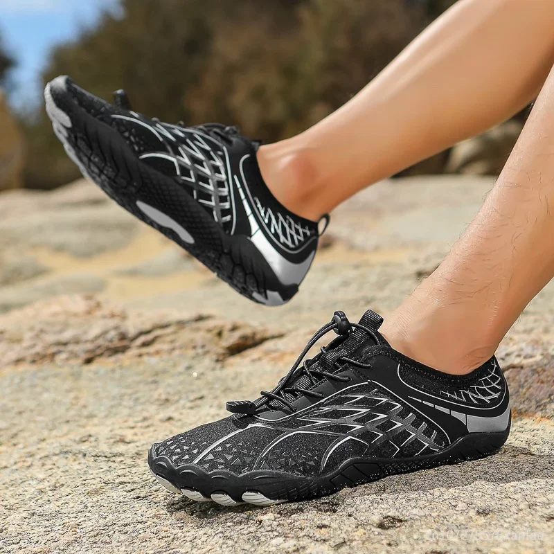 أحذية تتبع نهر بخمسة أصابع على الموضة الشهيرة لعام 2025، أحذية سباحة مضادة للانزلاق وقابلة للتنفس، أحذية يوجا متعددة الوظائف