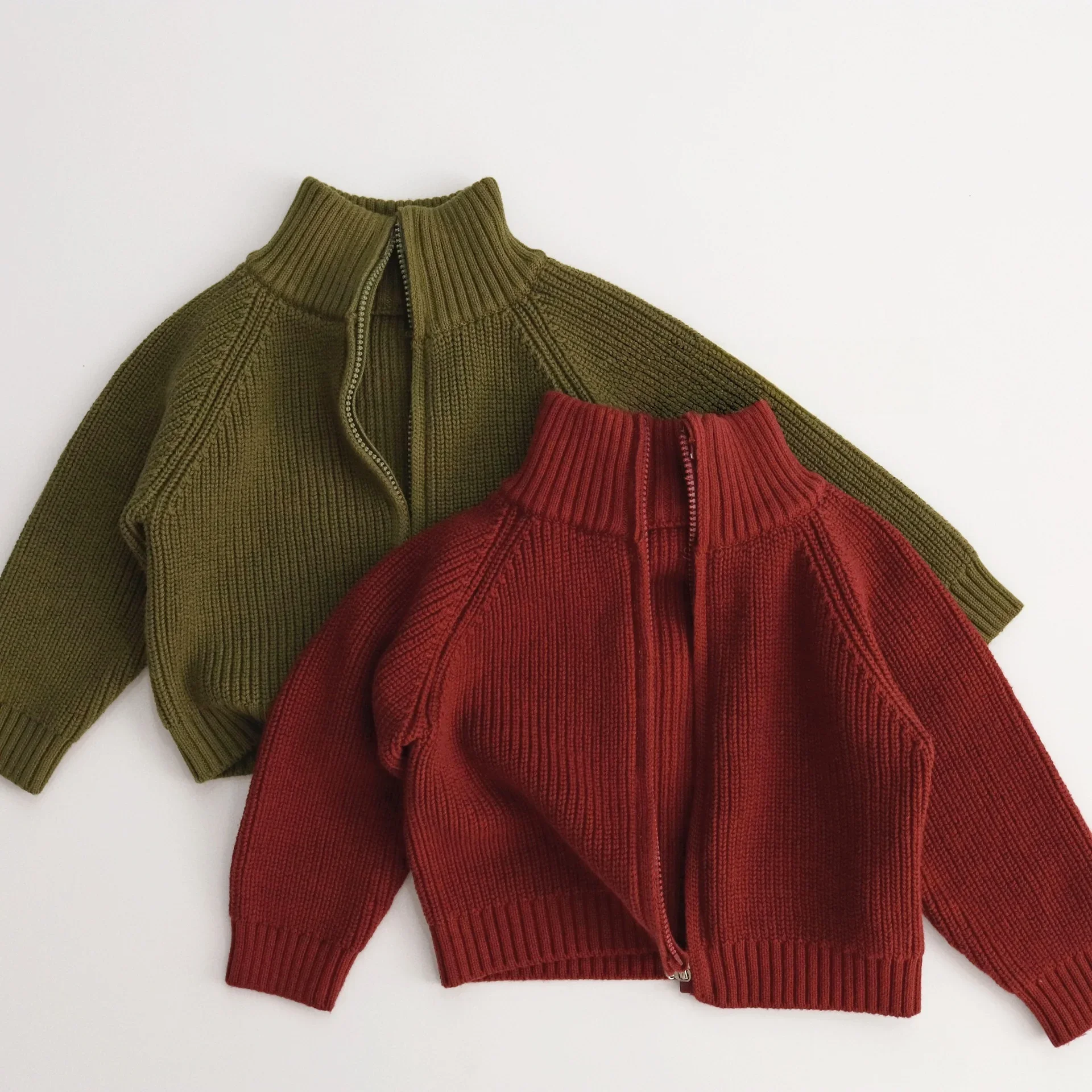 

2025 детский вязаный свитер с воротником, куртка, одежда для детей от 1 до 6 лет, теплое вязаное пальто на молнии для маленьких мальчиков и девочек, модная осенне-зимняя верхняя одежда