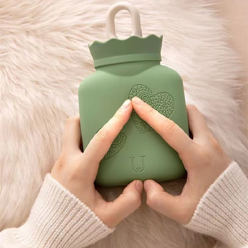 

Warm Water Bag Water-filling Hot-water Bag for Female Warm Belly Hands and Feet Keep on Hand Warmer Hot Water Bottle Bag