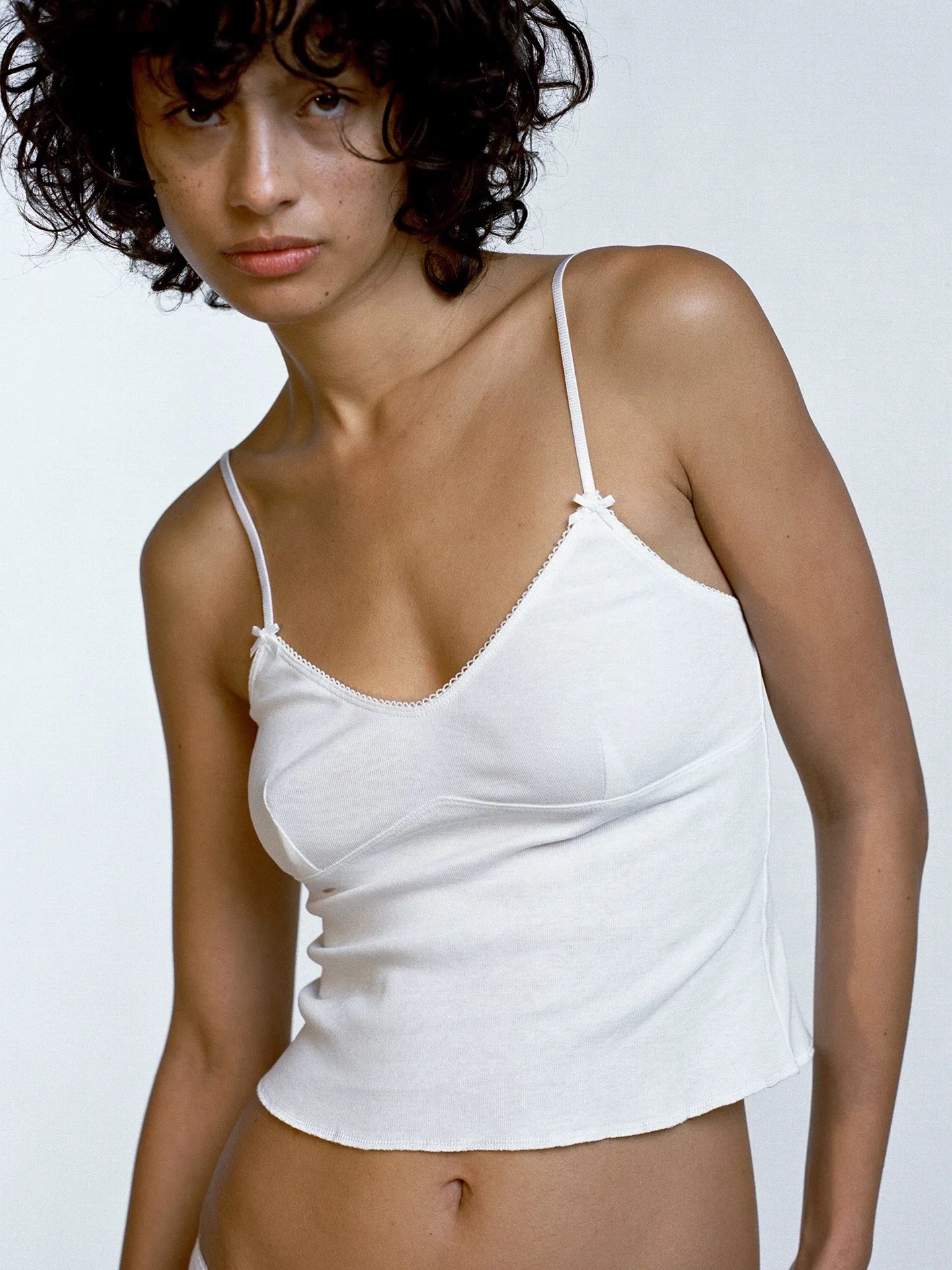 

COUCOU однотонный базовый топ с бантом из чистого хлопка на эластичных тонких бретелях