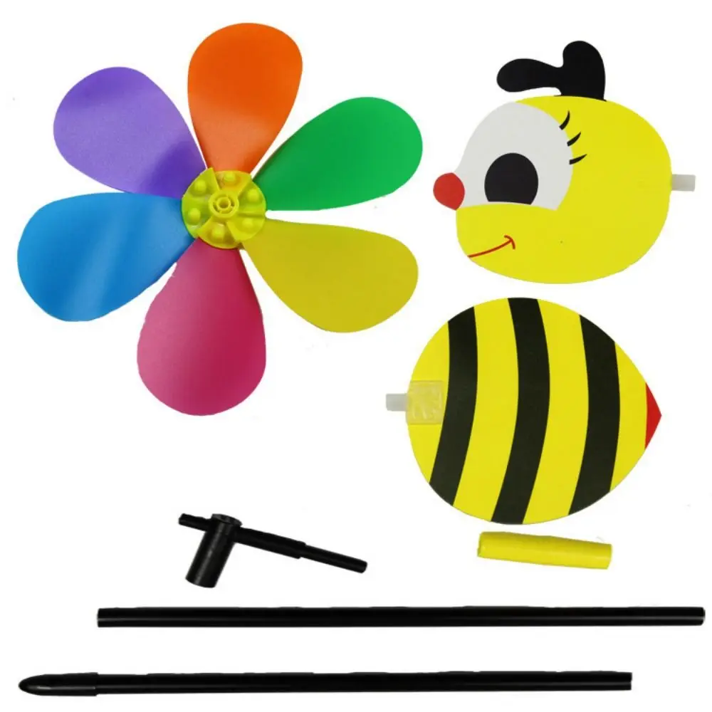 Nuevo molino de viento de dibujos animados colorido, Spinner de viento tridimensional de plástico, abeja Animal, molino de viento de seis colores, decoración del jardín del hogar