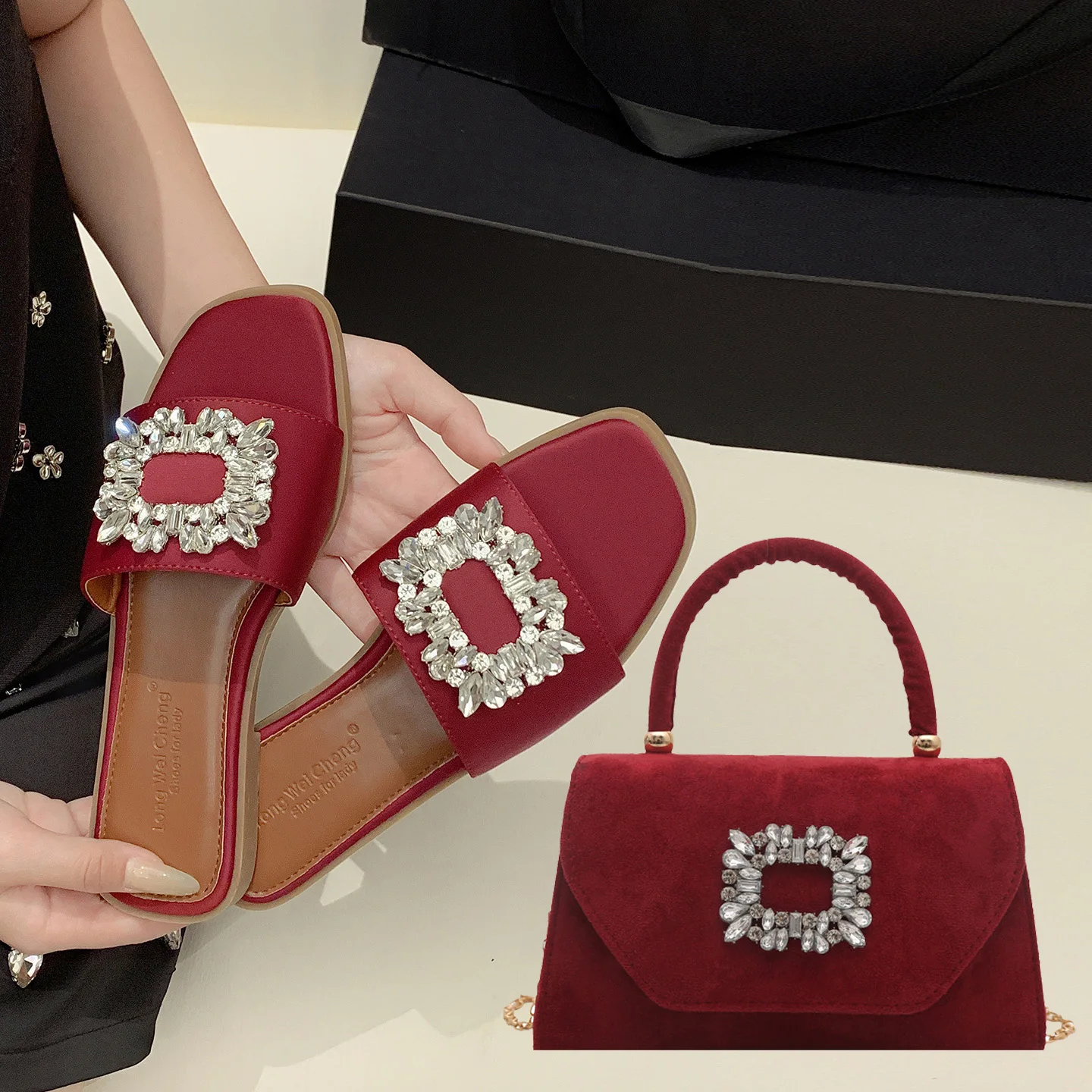 Summer New Product 2025 Flat Slippers Women's Love Water Diamond Fashion Cool Slippers Fashion Diamond Inlaid Shoulder Bag Set