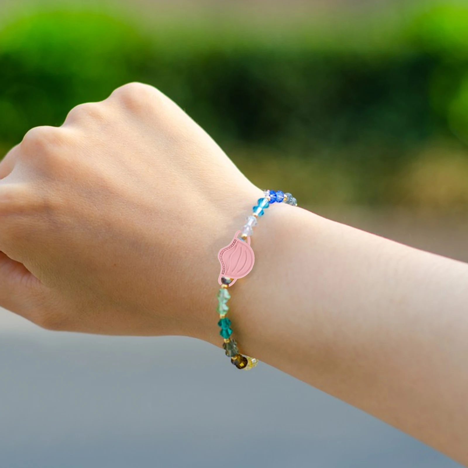 

10pcs Face Mask Shaped Alloy Pendants Necklace Bracelet Keychain Sweater Chain Cellphone Decorations Durable Storage DIY Gifts